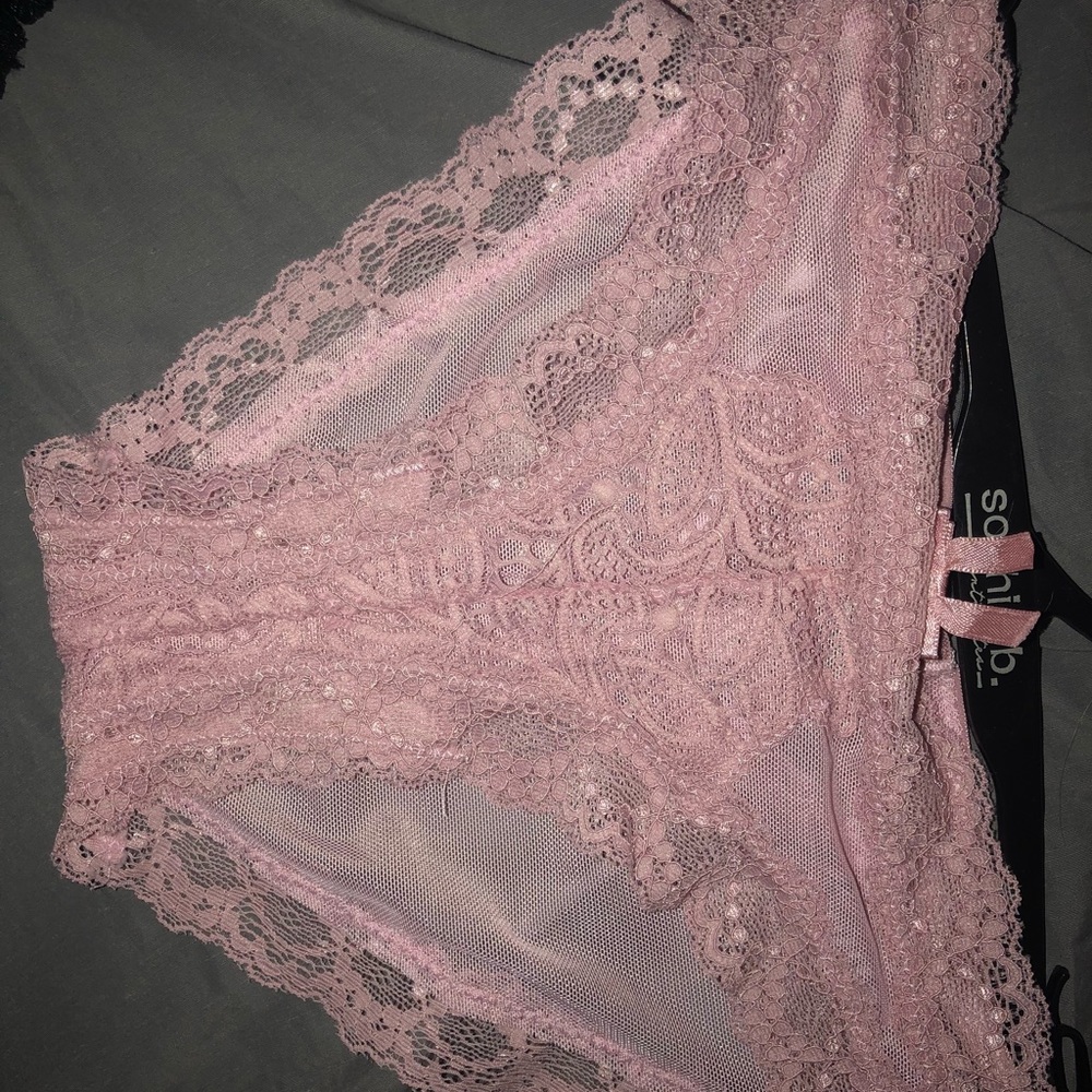 New with tags! Pink Lace Bra and Panty Set! - Picture 5 of 6